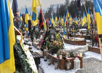 گورستان‌های لبریز اوکراین بدون اعلام آمار تلفات جنگ